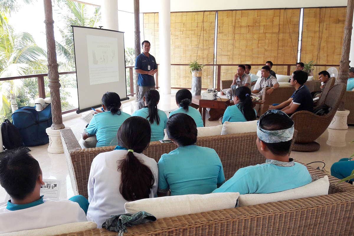 First-Aid-Training-at-Pandawa-Cliff-Estate