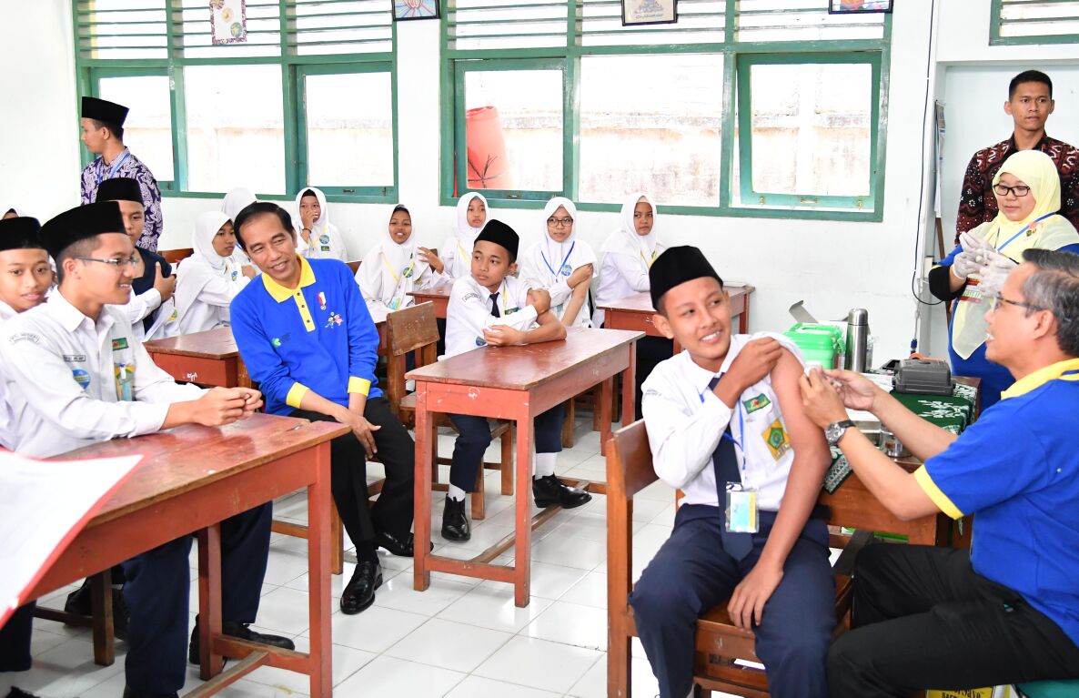 Presiden-Jokowi-Tekankan-Pentingnya-Imunisasi-Campak-dan-Rubella-28