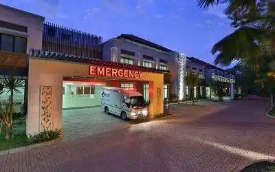 BIMC-Hospital---Emergency-Entrance---night-shot